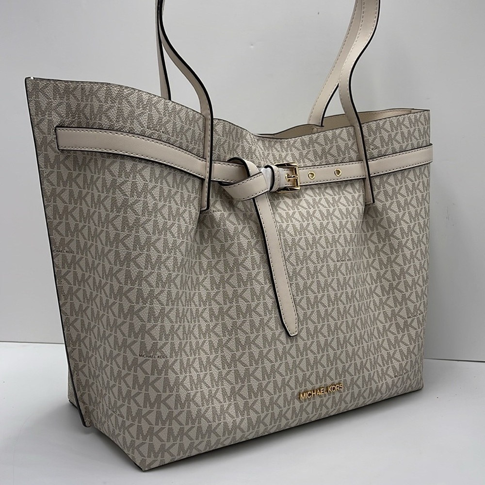 Michael Kors Emilia Large Logo Tote Bag 
COLOR LT CRM MULTI
NWT - Picture 2 of 16